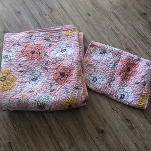 Lauren Conrad Quilt & Shams sz Full/Queen